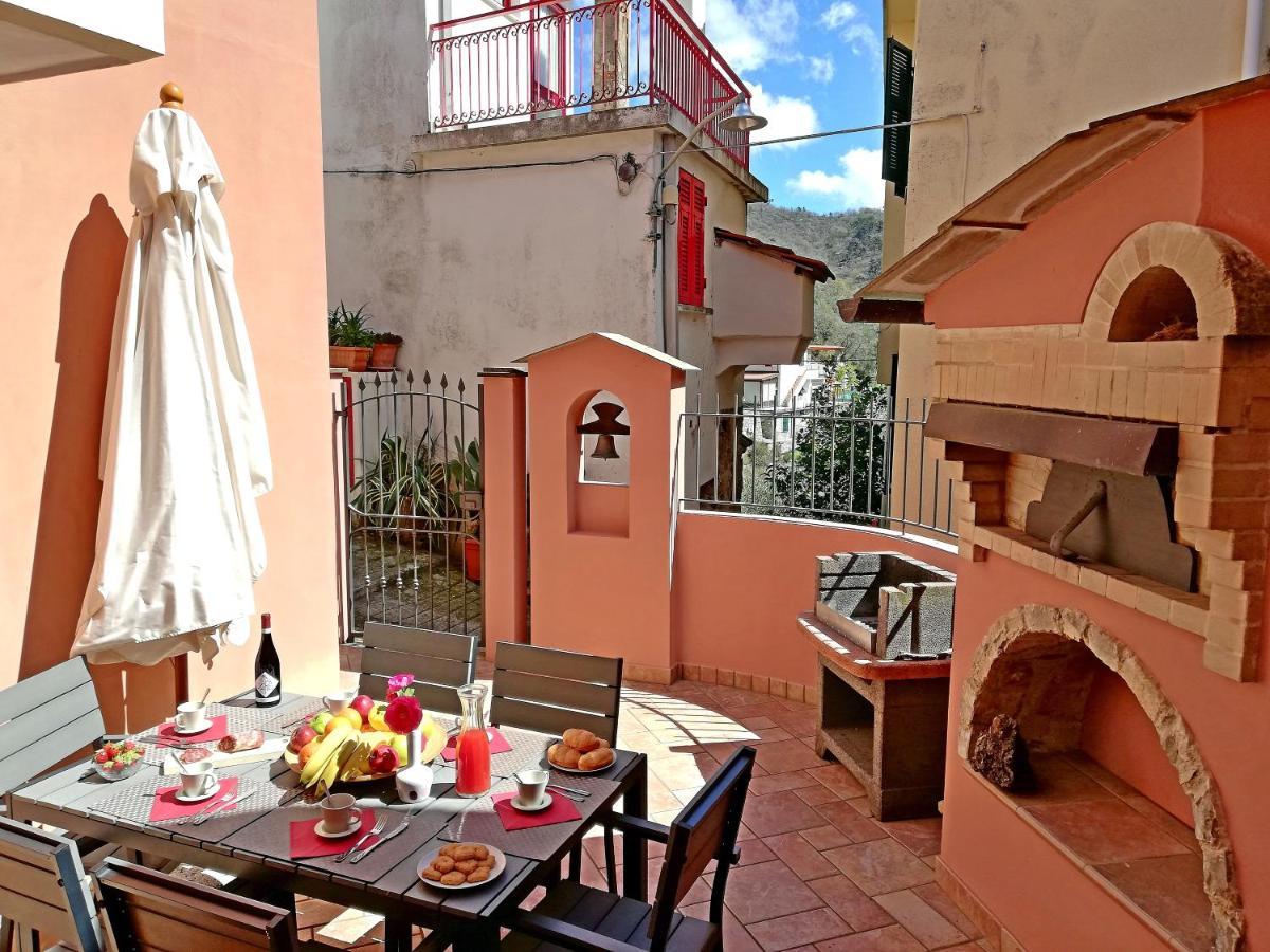 Vacanze Borgo Faraldi Apartment *